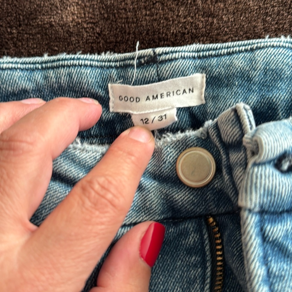 Women good American light blue washed  jeans, size 12/31 reg. Imseam straightleg